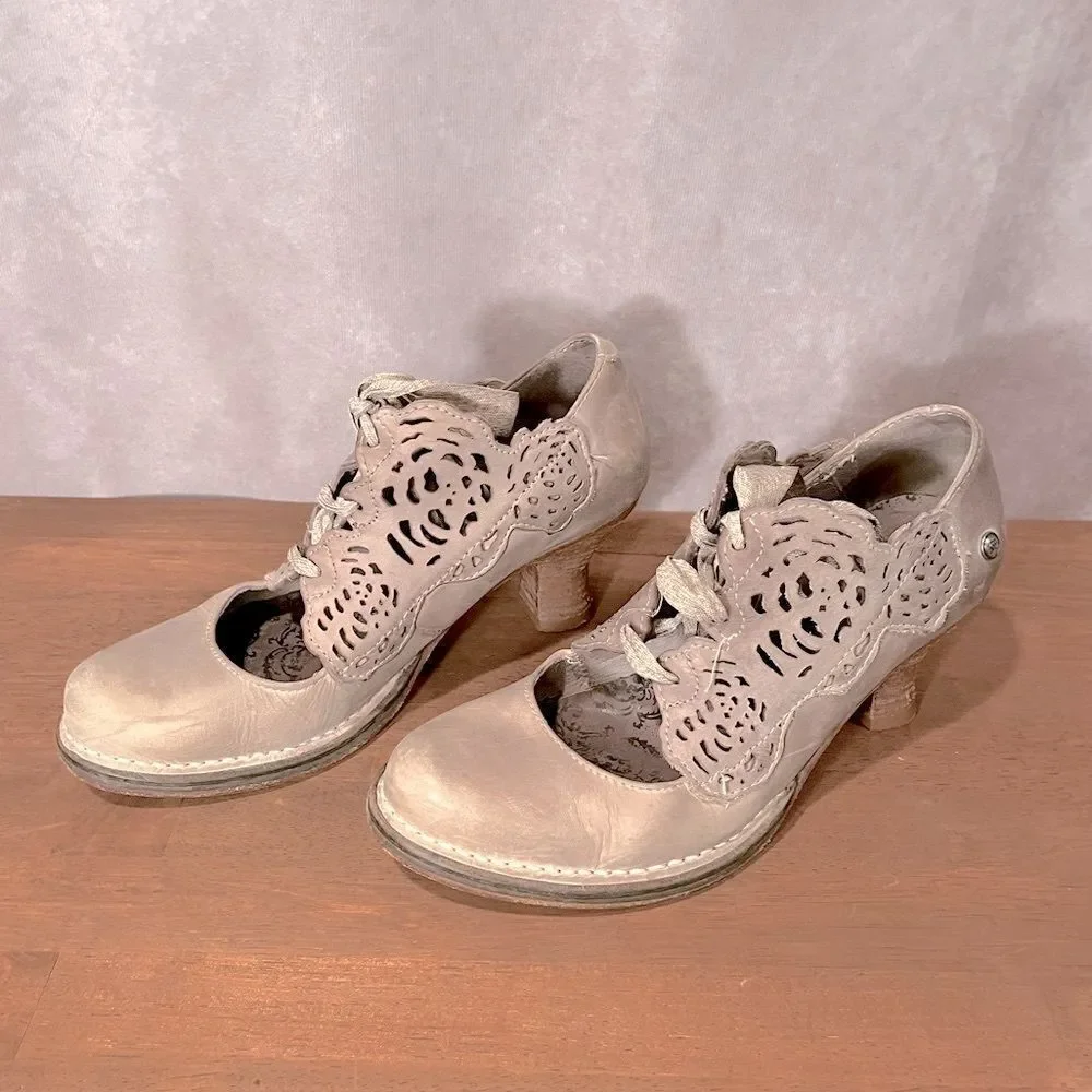 Neosens Taupe Rococo Lace-Up Ribbon Heels size 37 / US 6.5